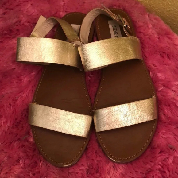 Gold Steve Madden Sandals - Picture 1 of 3